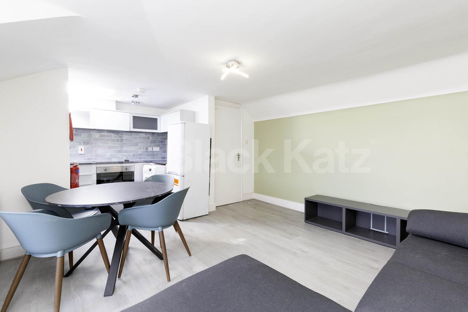 refurbished split level top floor 1 bedroom property in Clapton Thistlewaite Road, Clapton